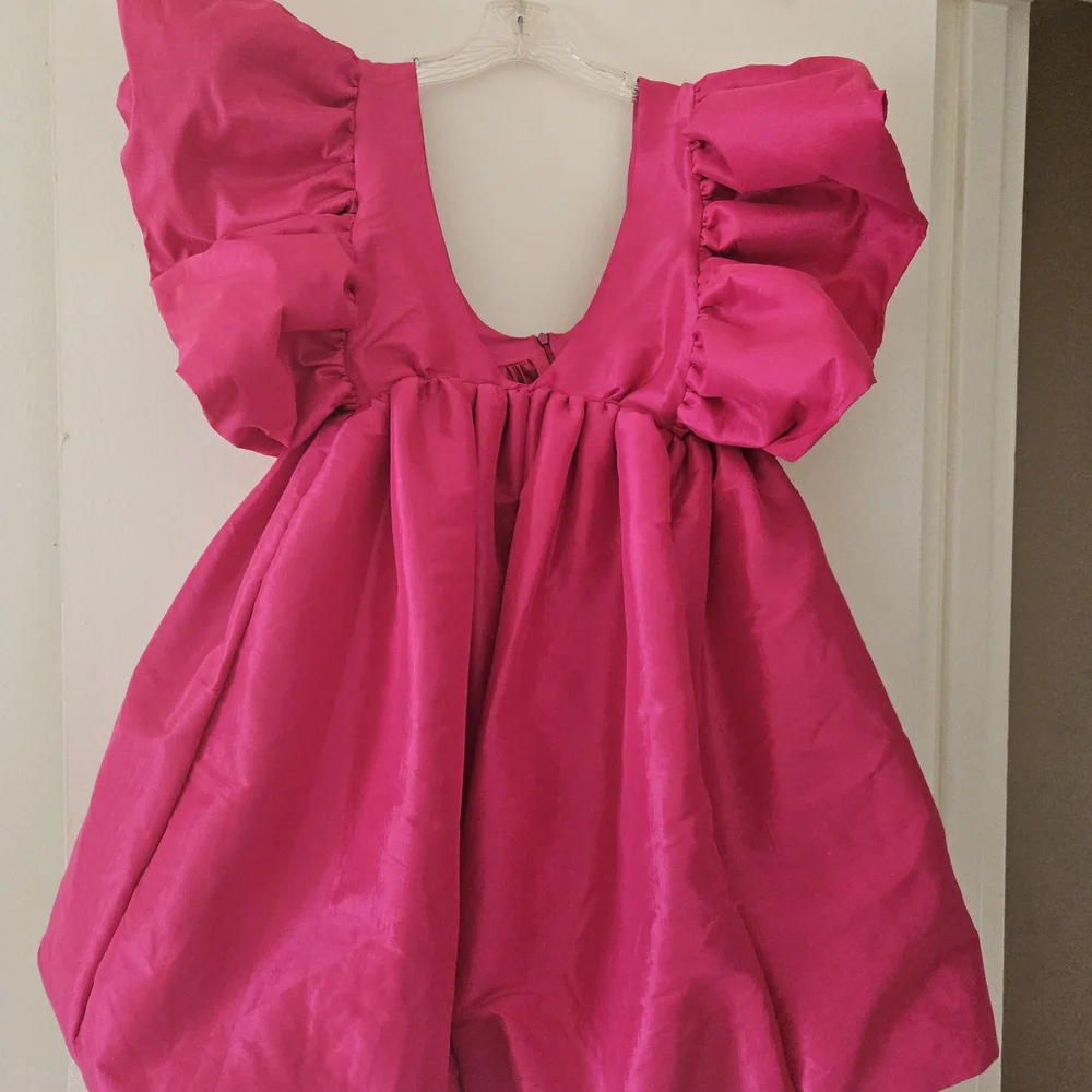Kika Vargas Fuchsia Mini Dress with Dramatic Sleeves, and Pockets! - Picture 5 of 6